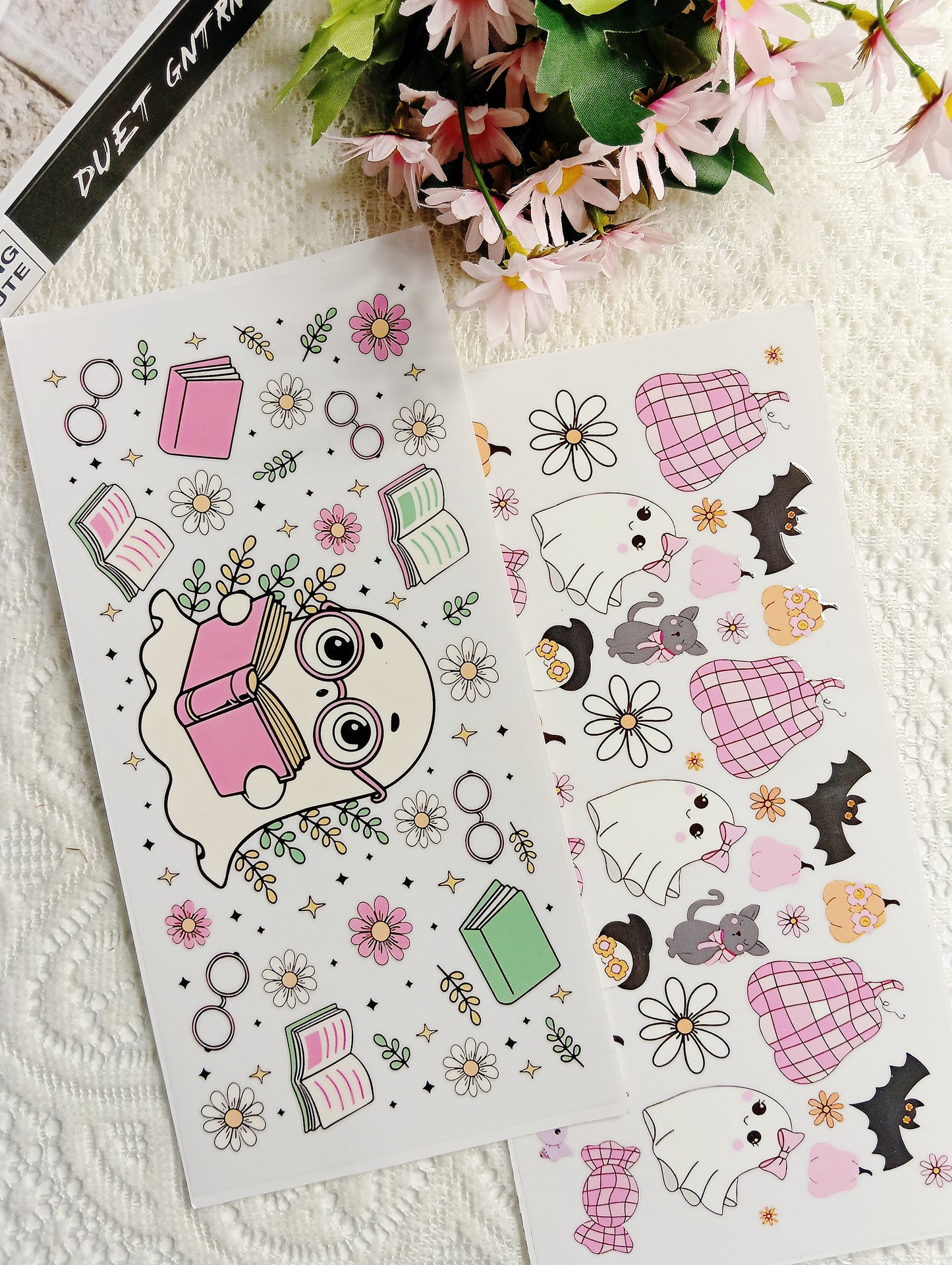 💫ผีอ่านหนังสือสไตล์น่ารัก สติ๊กเกอร์ UV DTF