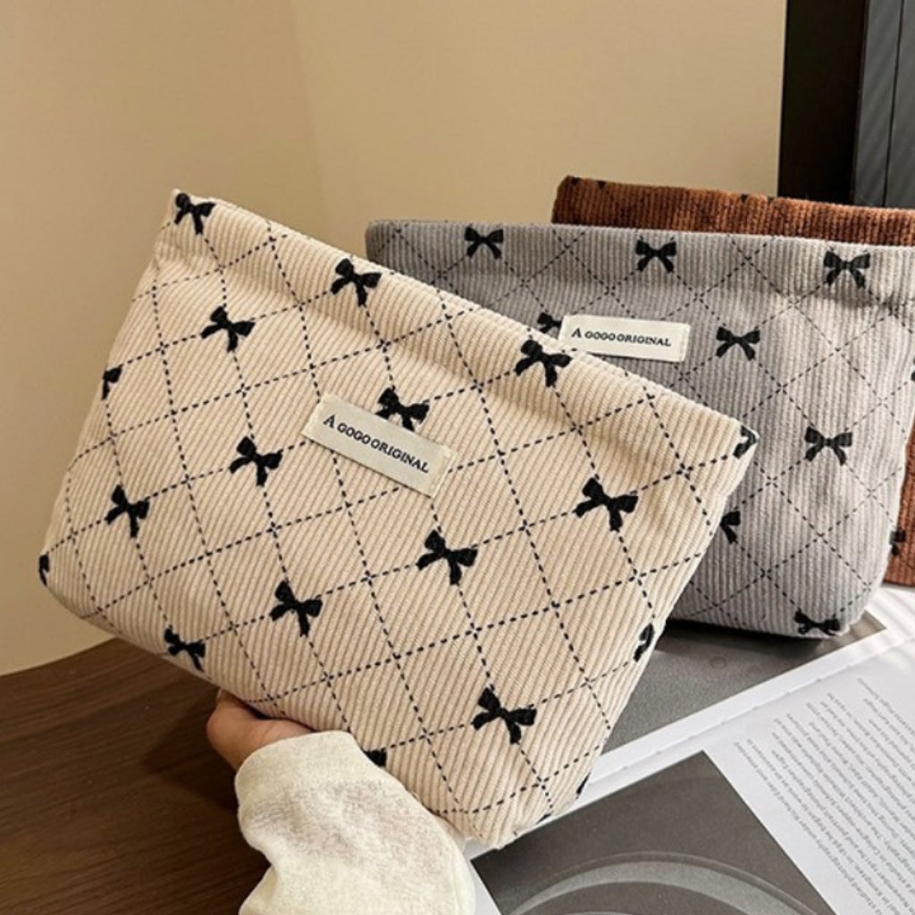 ✨ Bow quilted storage pouch ✨