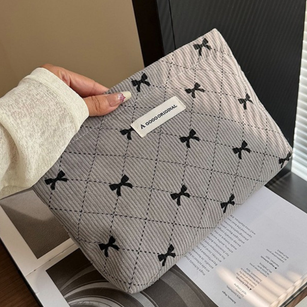 ✨ Bow quilted storage pouch ✨