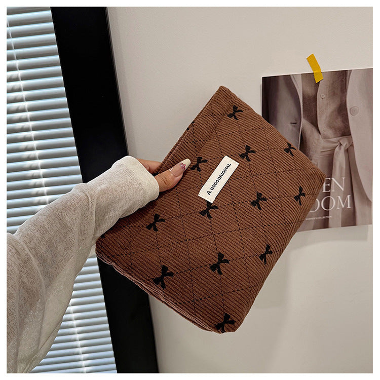 ✨ Bow quilted storage pouch ✨