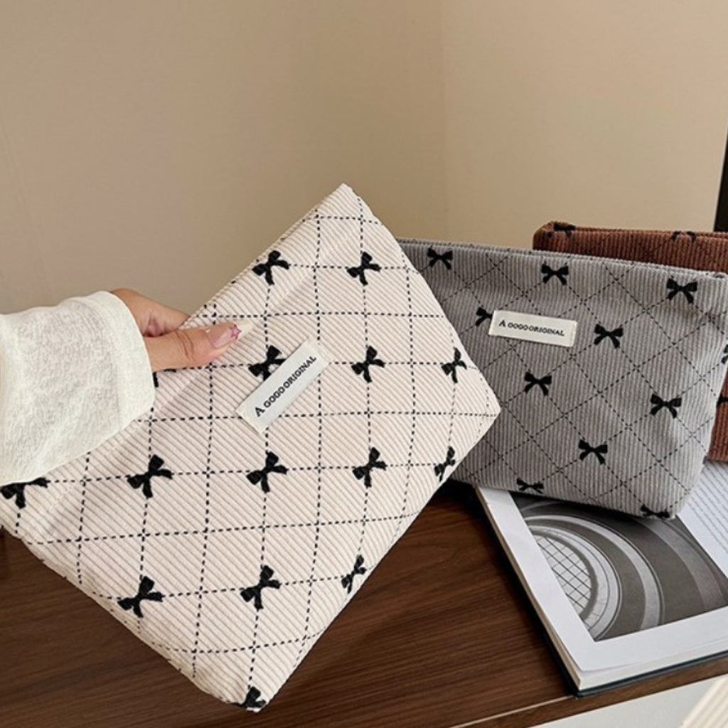 ✨ Bow quilted storage pouch ✨